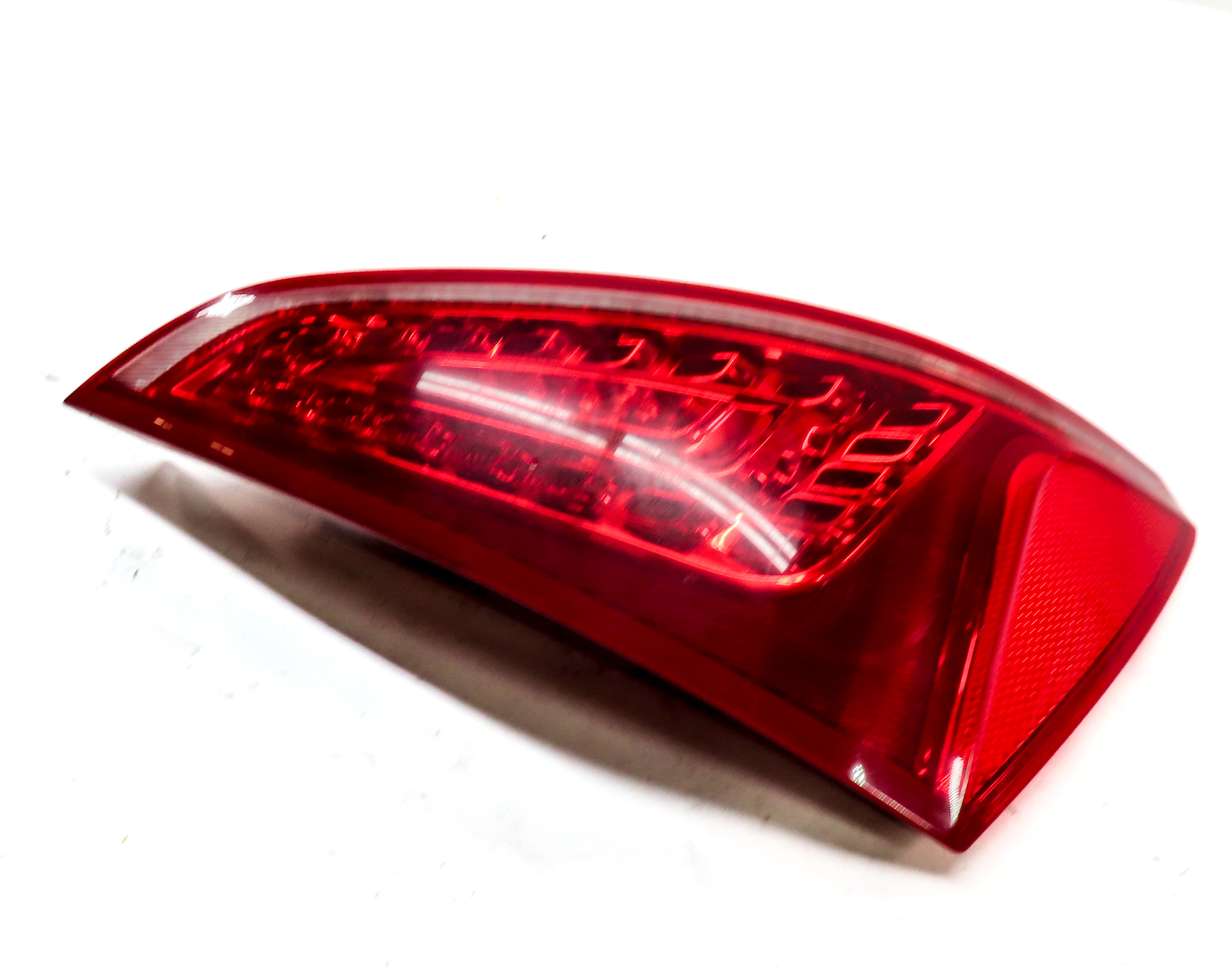 2009-2012 AUDI Q5 (8R) RIGHT PASSENGER REAR TRUNK TAILLIGHT BRAKE LIGHT LAMP — exact item pictured